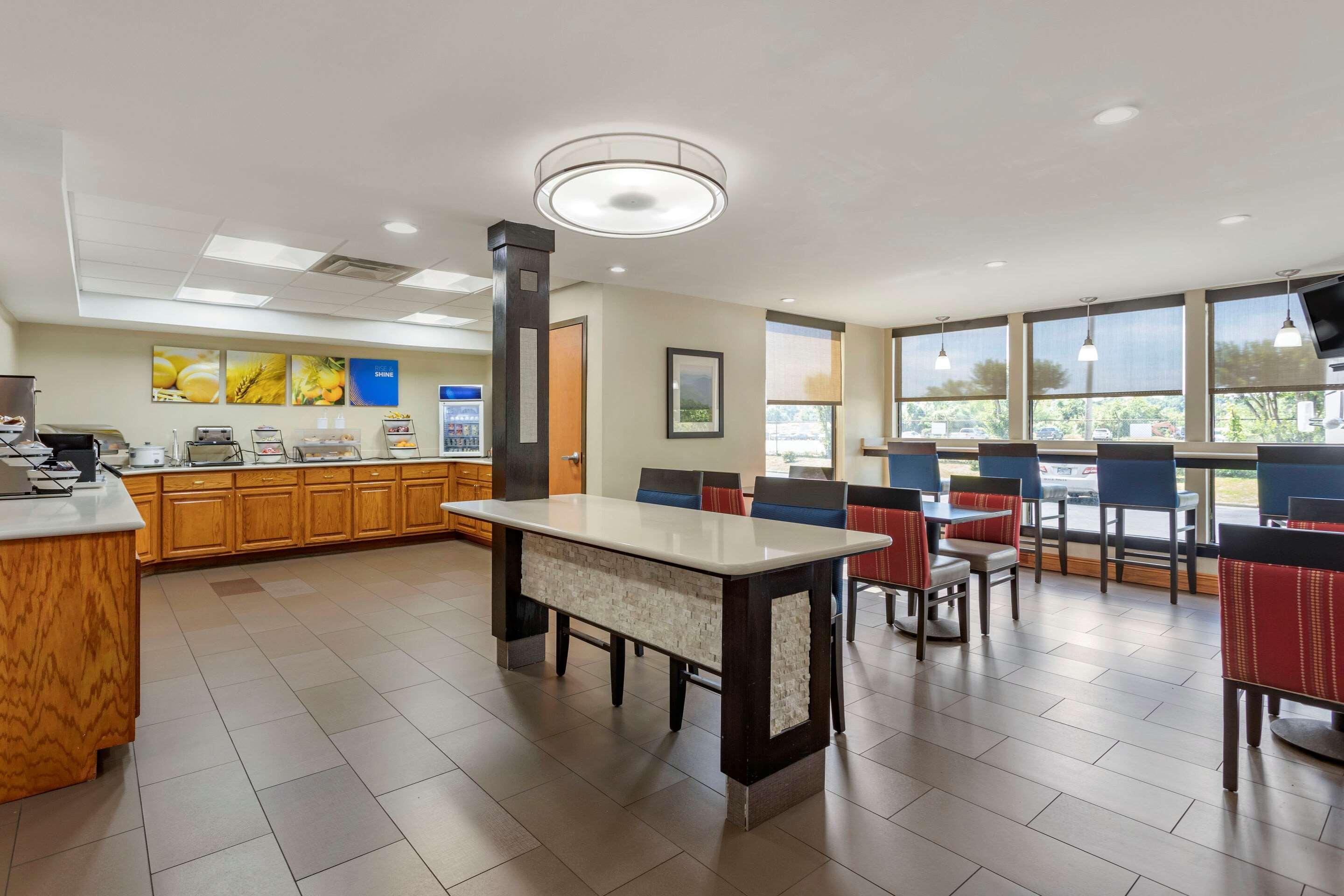 Comfort Inn & Suites Airport Литл-Рок Экстерьер фото